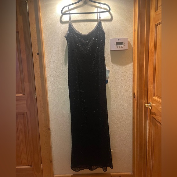 Mac Duggal  93551 Black Beaded Spaghetti Strap Column Gown Size 14 NWT - Picture 4 of 10